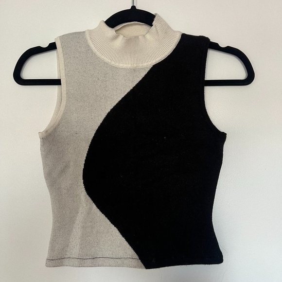 Tops - Yin Yang Crop Top